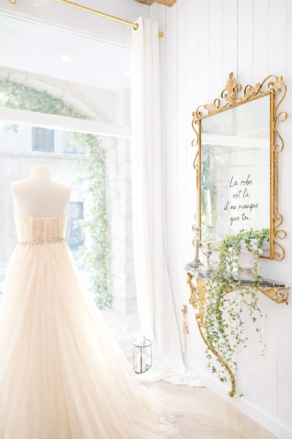 Espace d'essayage intime du showroom